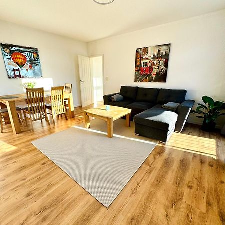 Schicke Wohnung Im Gruenen Hinterhof Schwerin  Luaran gambar
