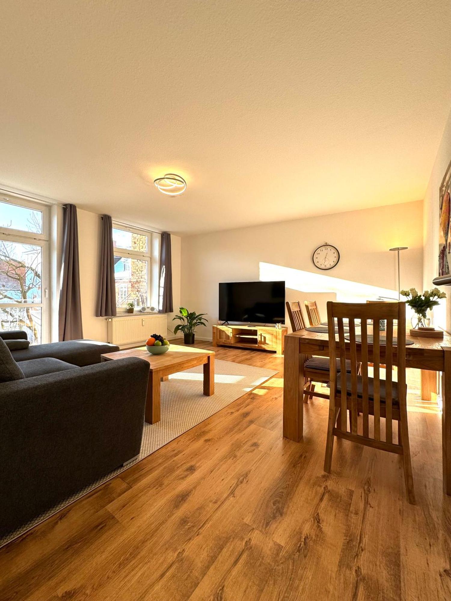 Schicke Wohnung Im Gruenen Hinterhof Schwerin  Luaran gambar